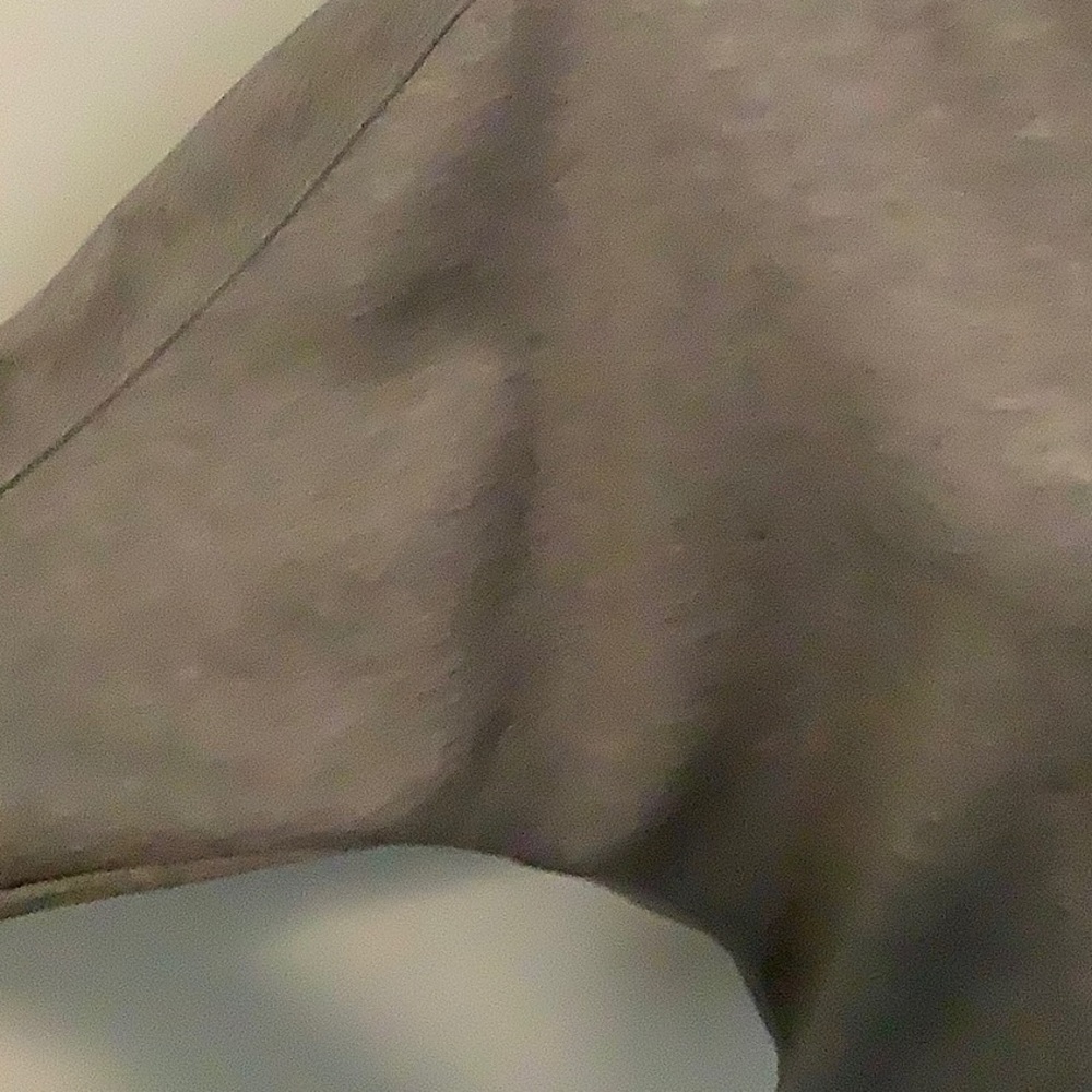 Sweatshirts - Picture 4 of 9